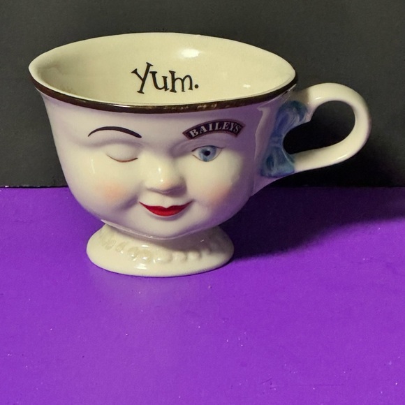 Baileys porcelain winking, coffee mug - Picture 7 of 7